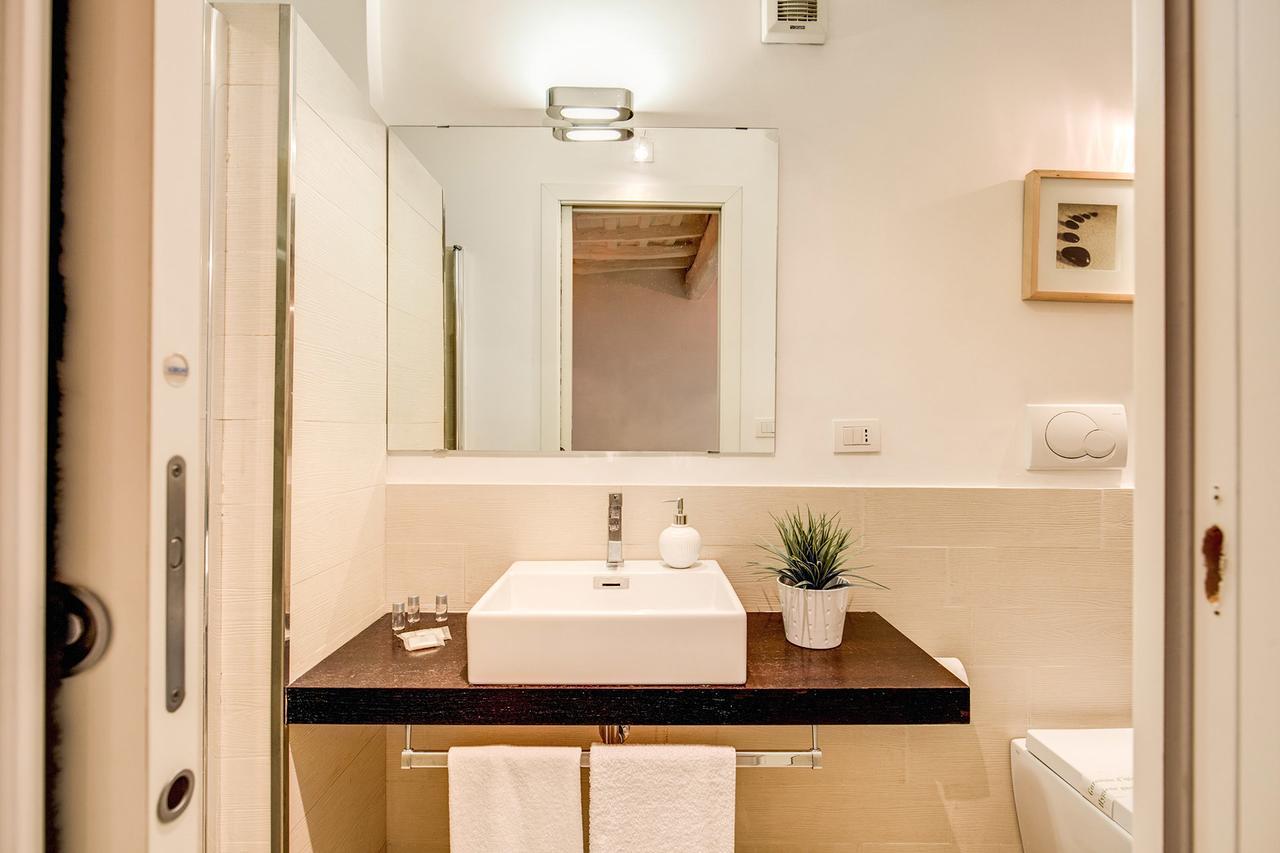 Yh Jacuzzi Suite روما المظهر الخارجي الصورة